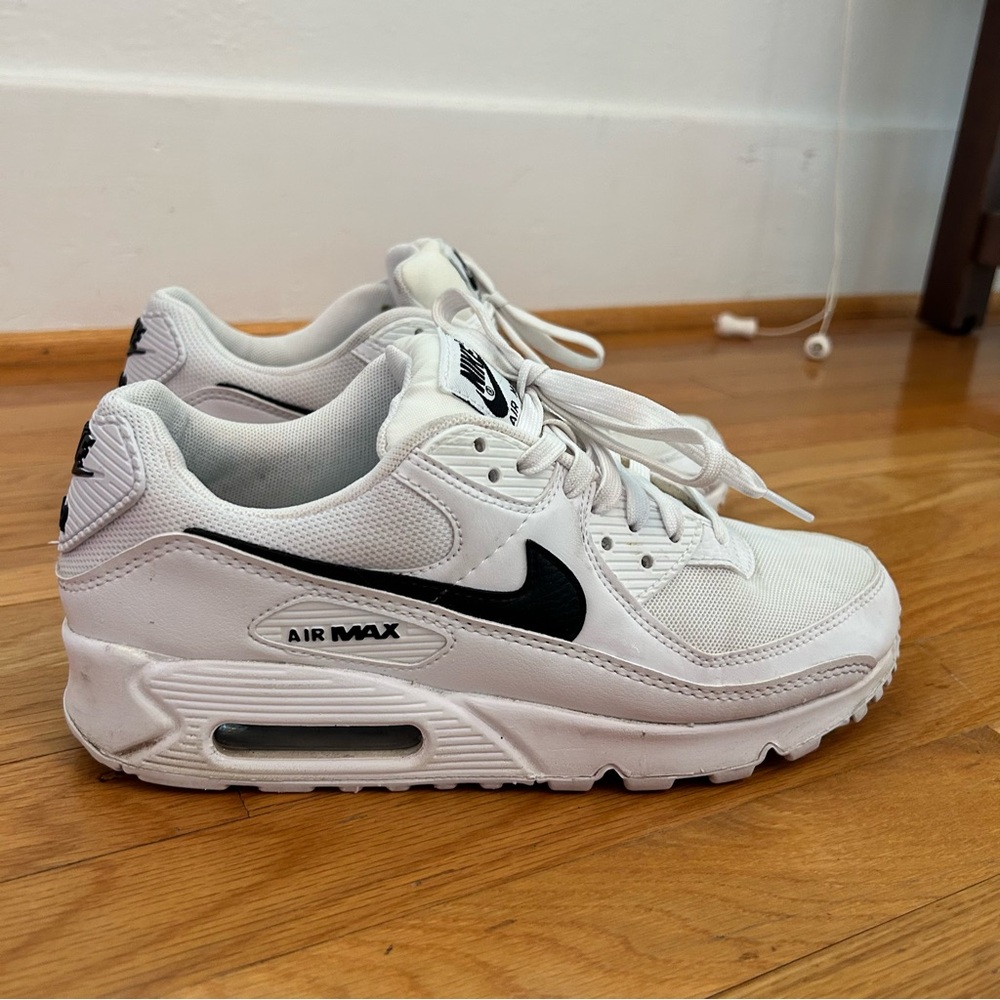 Nike Air Max 90 Sneakers